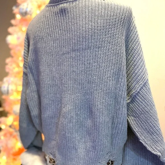 Forever 21 Heather Gray Distressed Crew Neck Sweater - Picture 5 of 5